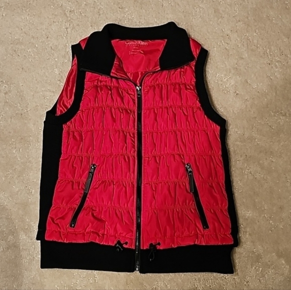 - VERY BEAUTIFUL Calvin Klein Vest red and blue one. - Picture 5 of 5